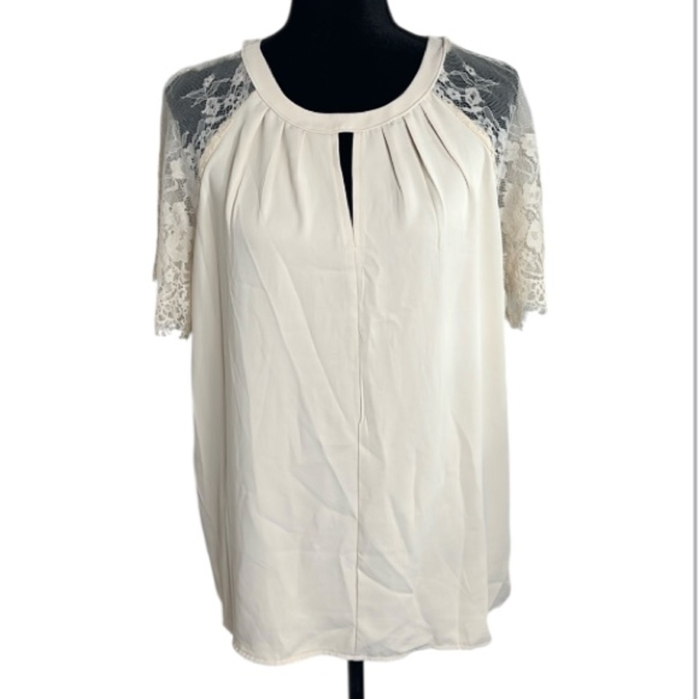 Angashion - “NWT” Ivory Lace Sleeve Top - Size XL
